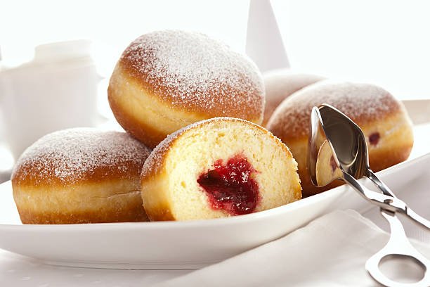 Sering Dikira Sama, Ini Lho Beda Bomboloni dan Donat