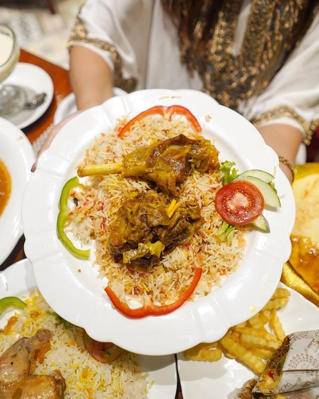 10 Rekomendasi Tempat Bukber di Surabaya yang Uenak Pol!