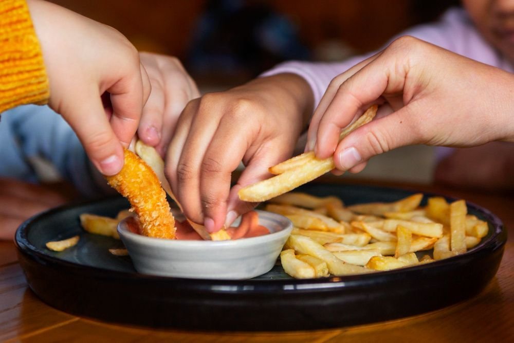 Makan Gorengan Saat Buka Puasa, Boleh Nggak Sih?