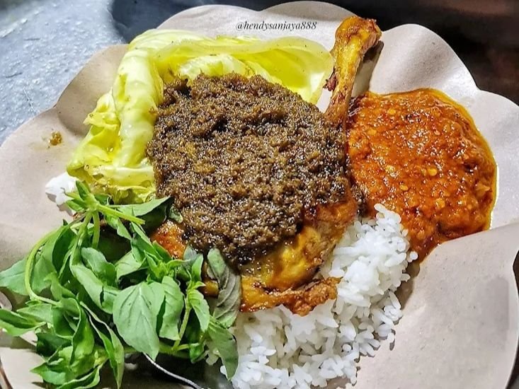 Viral Nasi Minyak di Surabaya, Enak Sih, Tapi Berisiko!