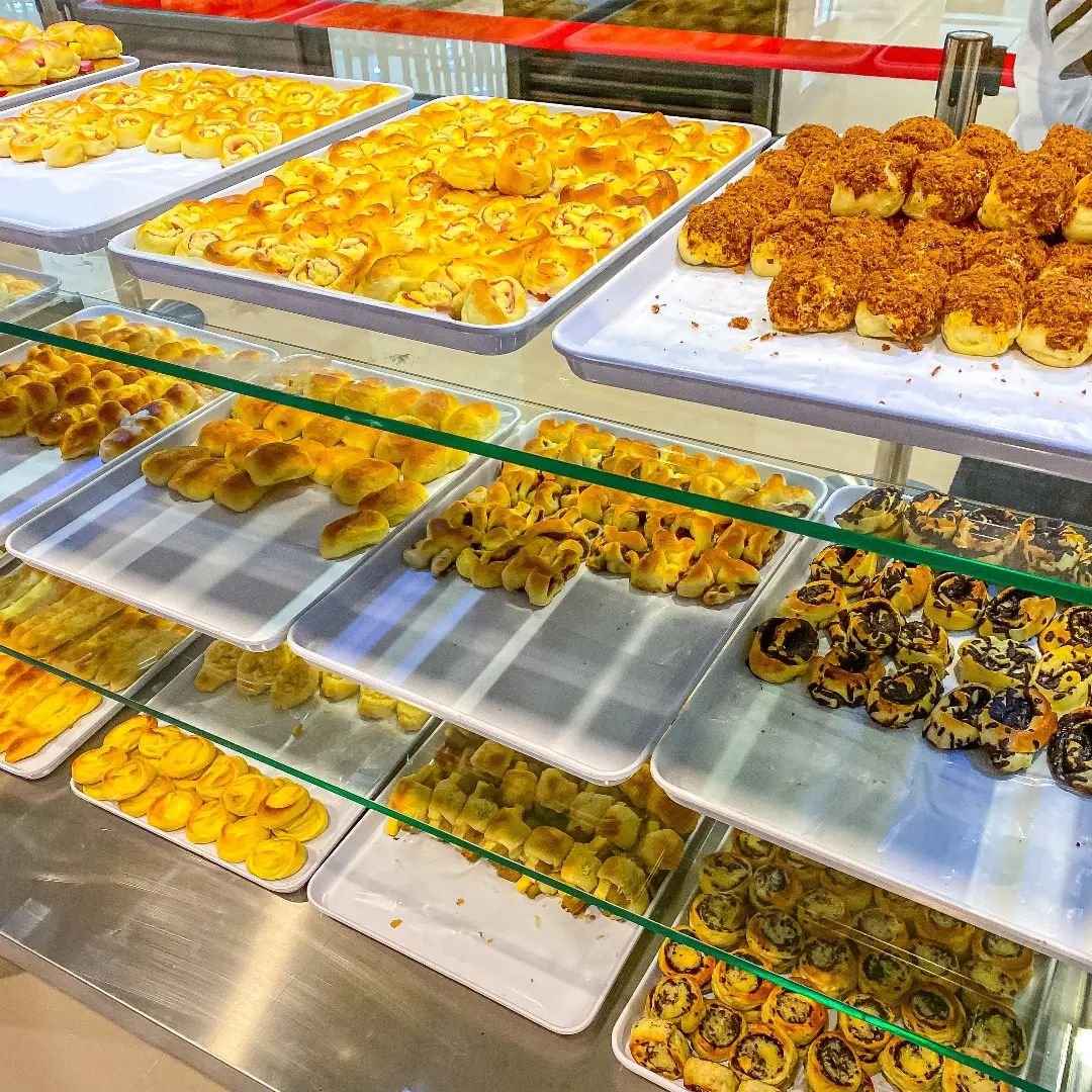 Borong Oleh-Oleh di 10 Toko Kue di Bogor yang Enak dan Terkenal Ini